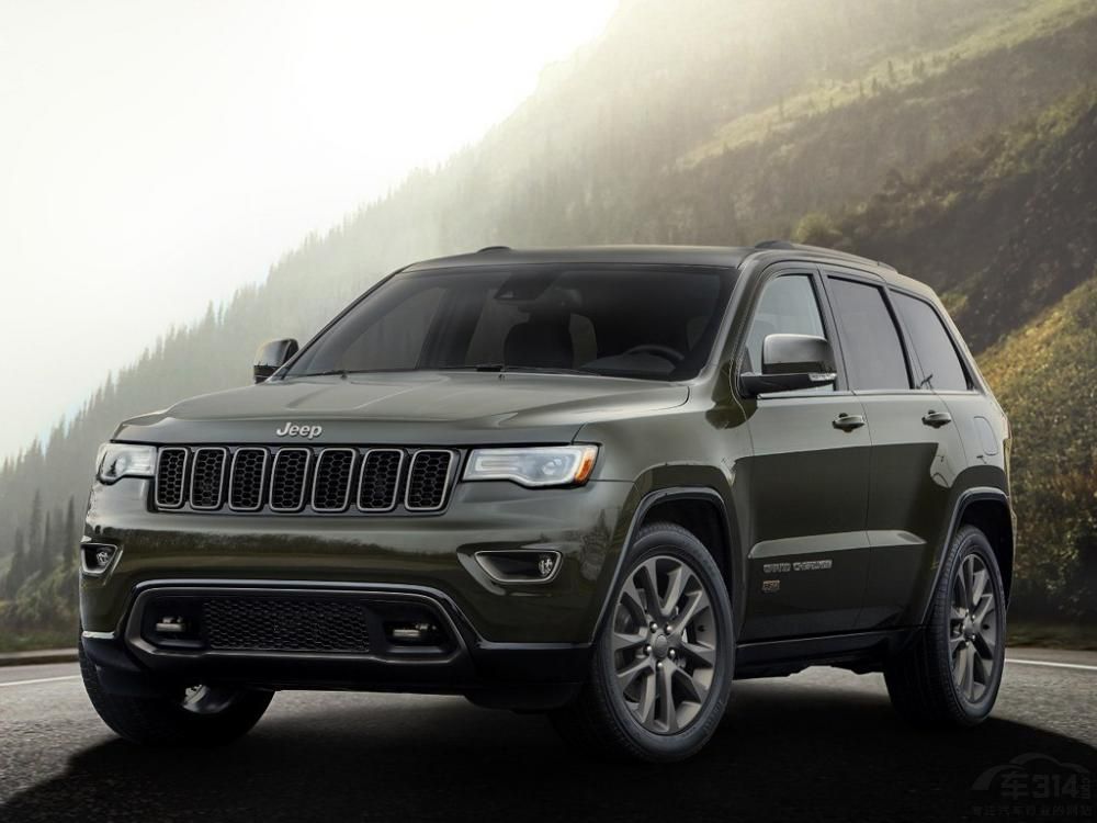 ����ŵ��75�����������ѡװ18��20Ӣ���˫������Ͻ���Ȧ���������䱸�˴���75�������ӡ������Ƥ���μ�����8.4Ӣ����ʾ����Uconnect��Ϣϵͳ��