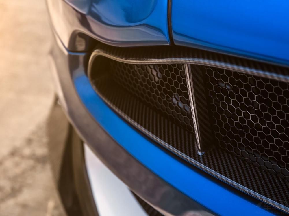 ��˹������������ȫ��Vanquish S�Ĺ�ͼ���³�����ۡ����Ρ����õȷ��������ȫ������������������ڲ�ͬ�ĸı䡣