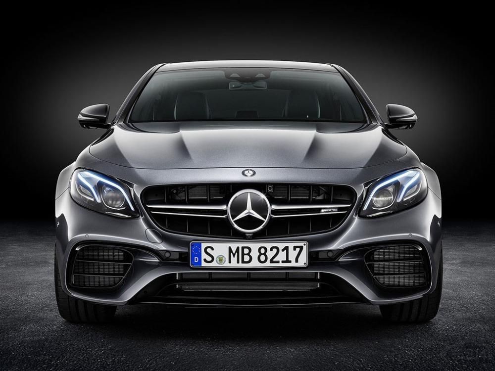 ���˶�����ǰ���ոܡ���ȹ������ɢ����˫�߹��ĳ��������Լ�18Ӣ��Ͻ���Ȧ�ȣ�����ʱ�ж��С�