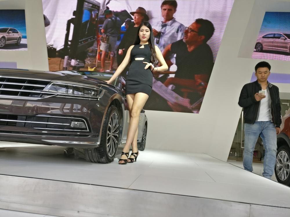 ���������ŵ����ϵ����Ŵ����������Ц�ݡ�