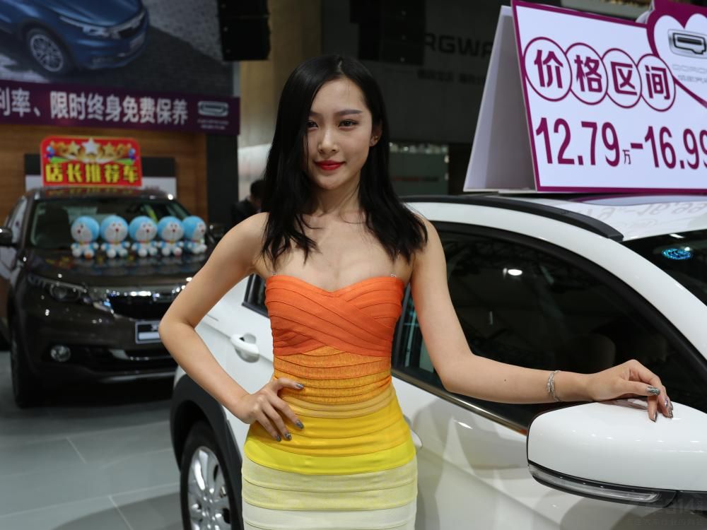 ��һ˫�۾���������Ͷ�����ů��