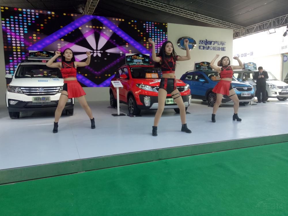 ����ȶ��˵�������Ť���ţ���������������