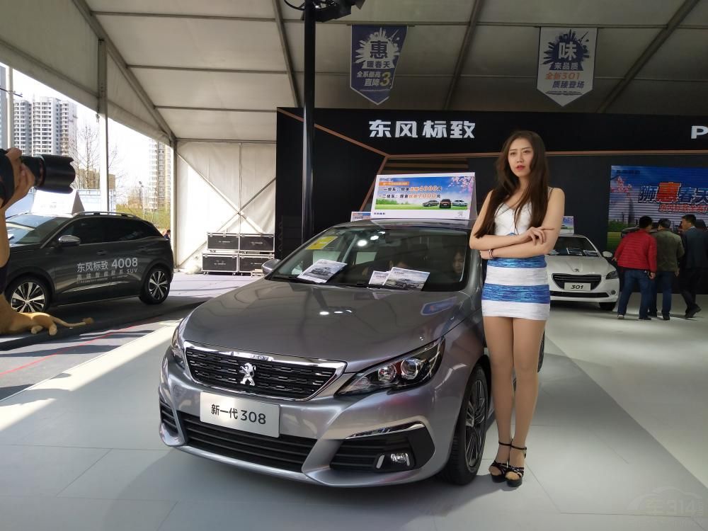 ��˫�۾������񣬺ڰ������е�����ֻС������Ƶġ�