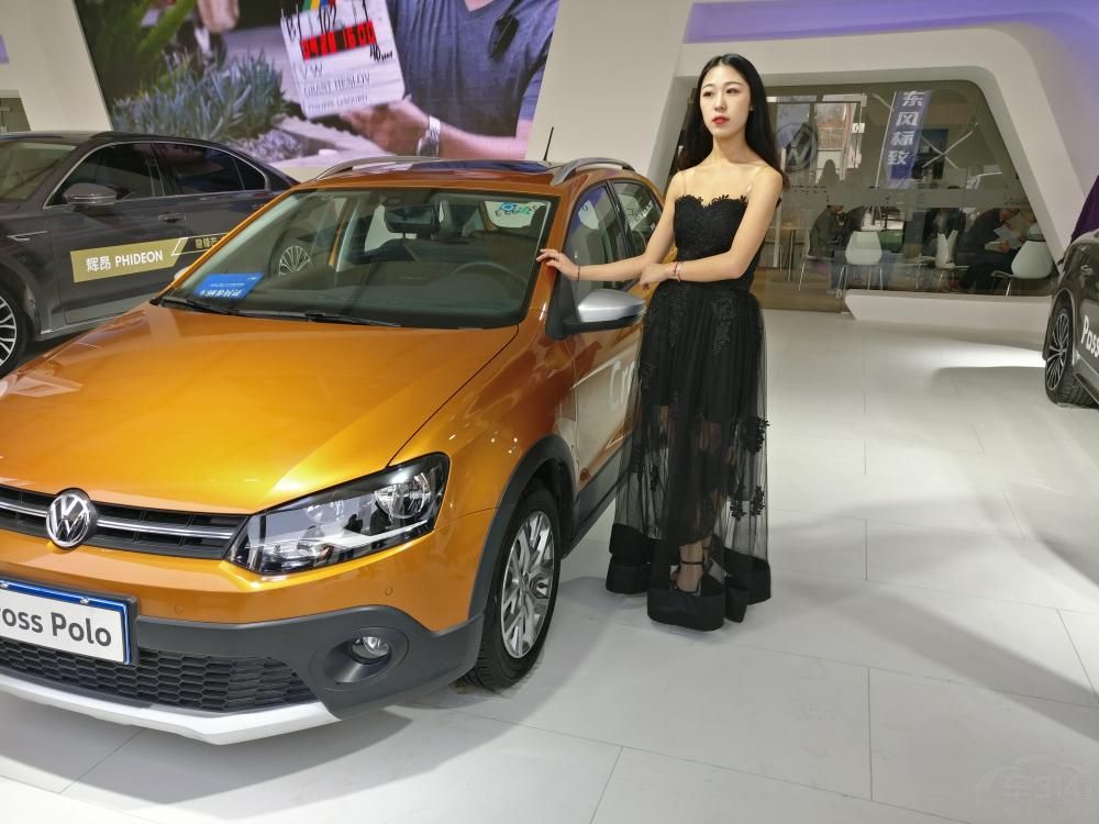 �������񣬾�Ө��͸��