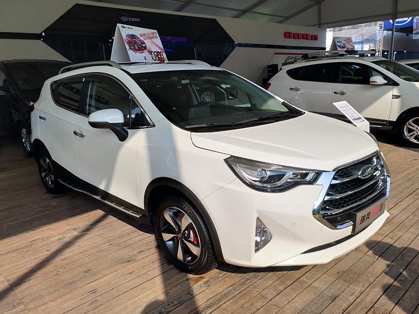 �������棬�¿����S3������һ̨1.6L��������