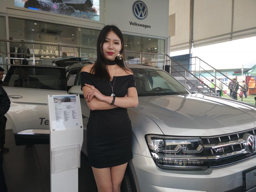 ��ɫ�԰ף�����û��˯�þ��Ƶġ�