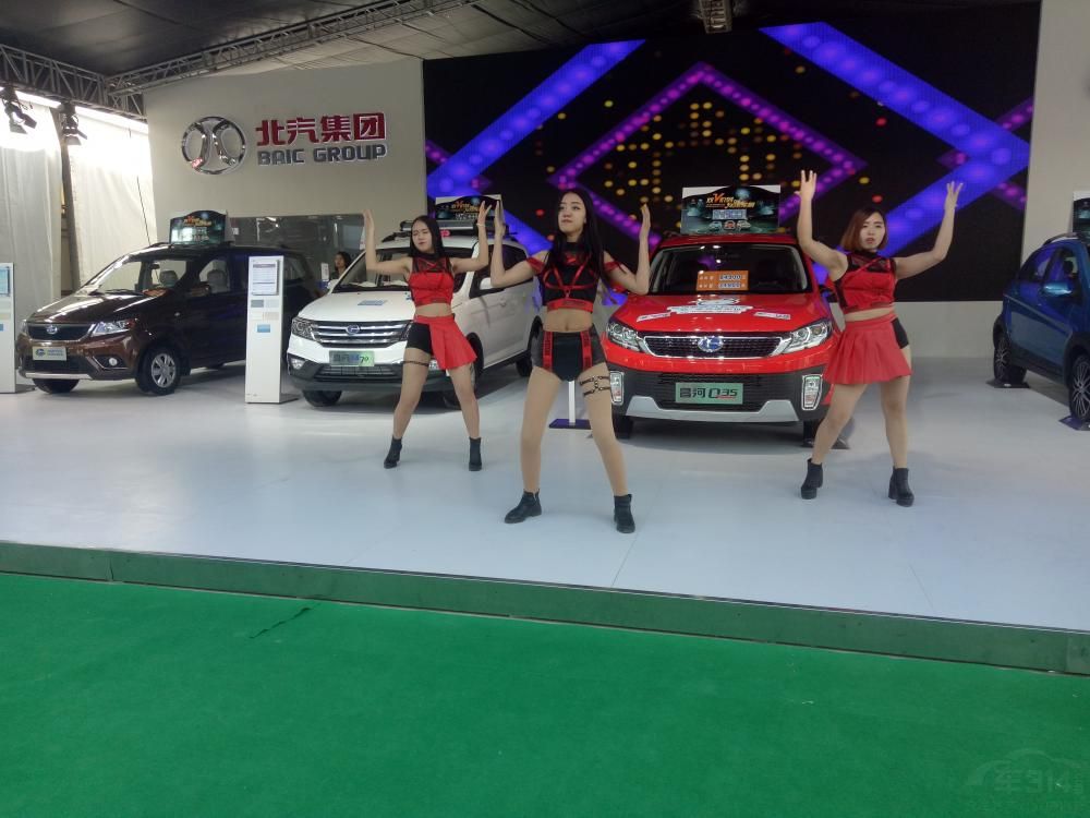 �������Ǹ�ʫ�ˣ��Ҿ�Ҫд��һ�׳�ʫ����������ǵı�ö��˵����衣