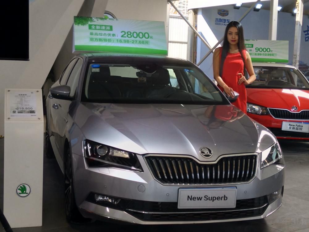  ����ǳ��ڵĶ�����ʹ����������һ���������ϵ�ͦ�Ρ�