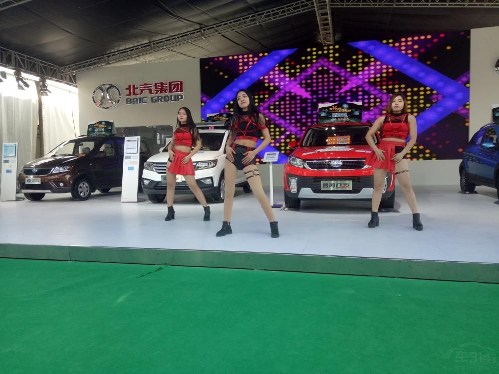 ����ů��Χ�����۰����������ס����