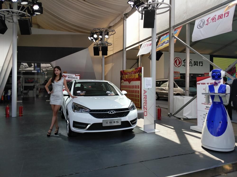 �Ƕ��۾�ʹ��������¶��һ�ֱ����������ı��顣