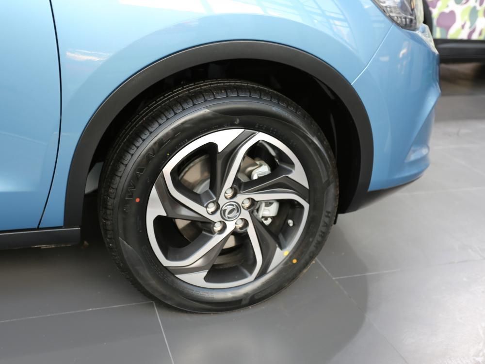 ���ߵĵ���ʹ�÷���AX5���������õ�ͨ���ԺͱȽϴ����ȥ�ǡ�