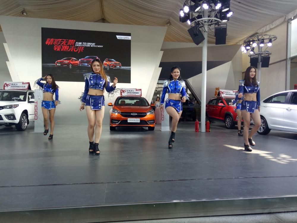 ���ֳ���չ��һ�������ķ羰��