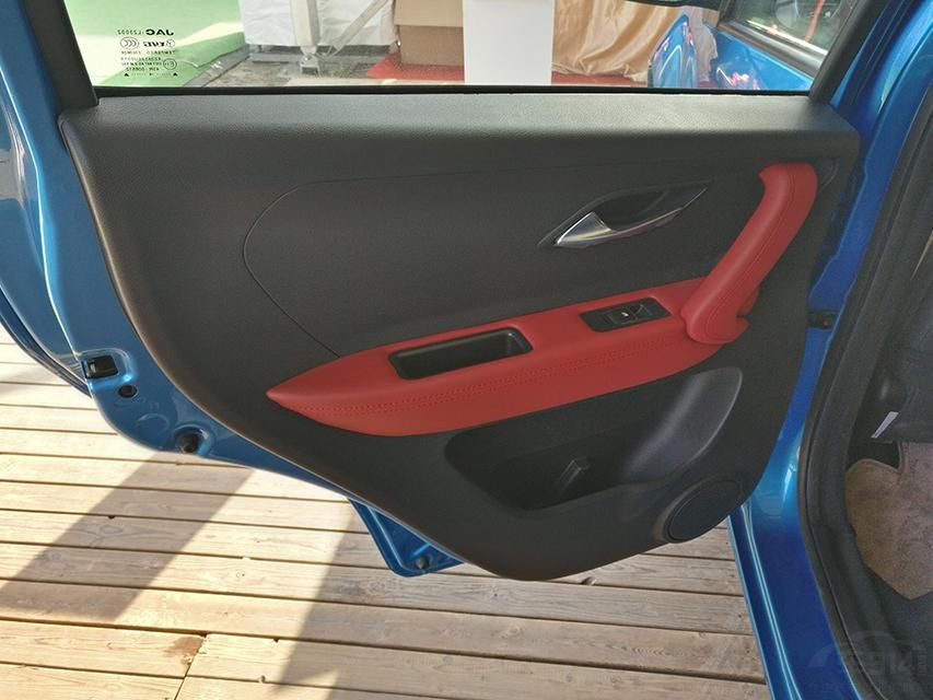 ���ڴ���ռ���Ȼ���൫�Ƿǳ�ʹ��Ҳ�ǳ����á�