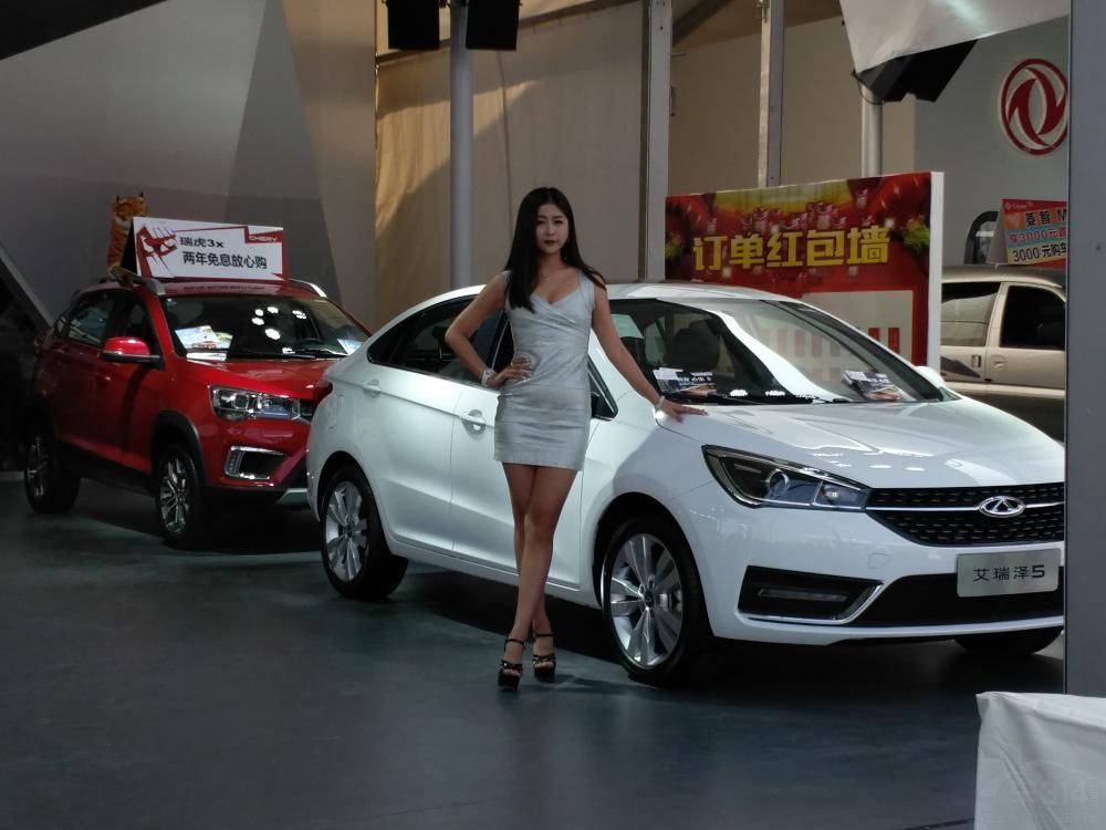 ��˫�۾���ȷ����ϸϸ�ġ������ģ�����΢΢�����޽���ȥ��