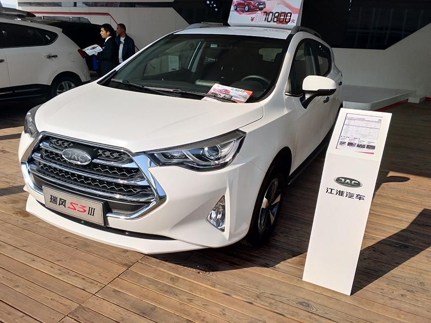 ����������䳵���⣬��װ����ESP�����¸�����ǣ�������ơ���Ƶ��ڵȹ��ܡ�