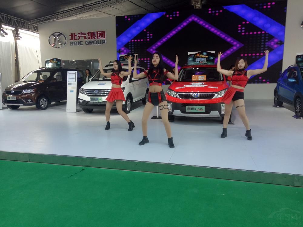 �������Ǹ����ң��Ҿ�Ҫ�ø��ֵĲ�ɫ���ֵ�����ǵ������ü���Ѥ���ķ�װ��