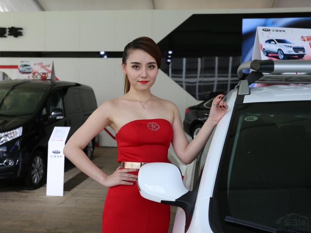 ����ػ���һ���ʺ򣬲�������¶����һ��������