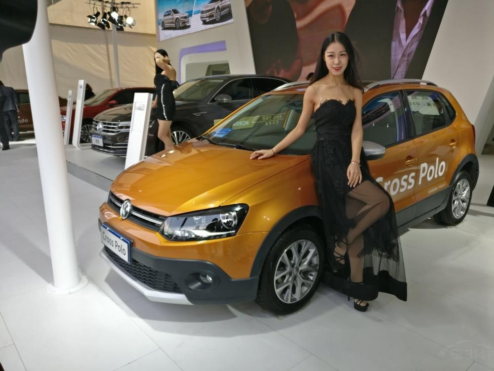 �������۾���Ц��