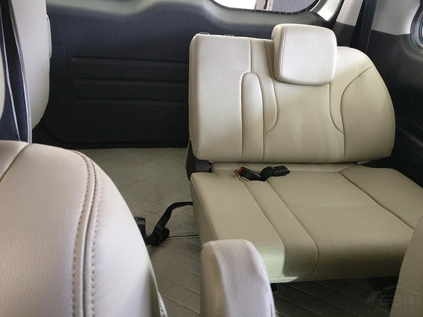 �³��������β���2+2+3�Ĳ�����ʽ�����еڶ������ο��Խ���ǰ�󻬶���360����ת��