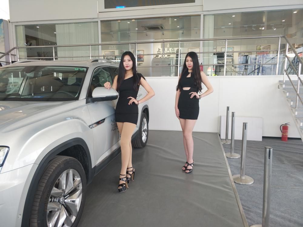 �����ǰ���͸�����������͸�������ĺ�⡣