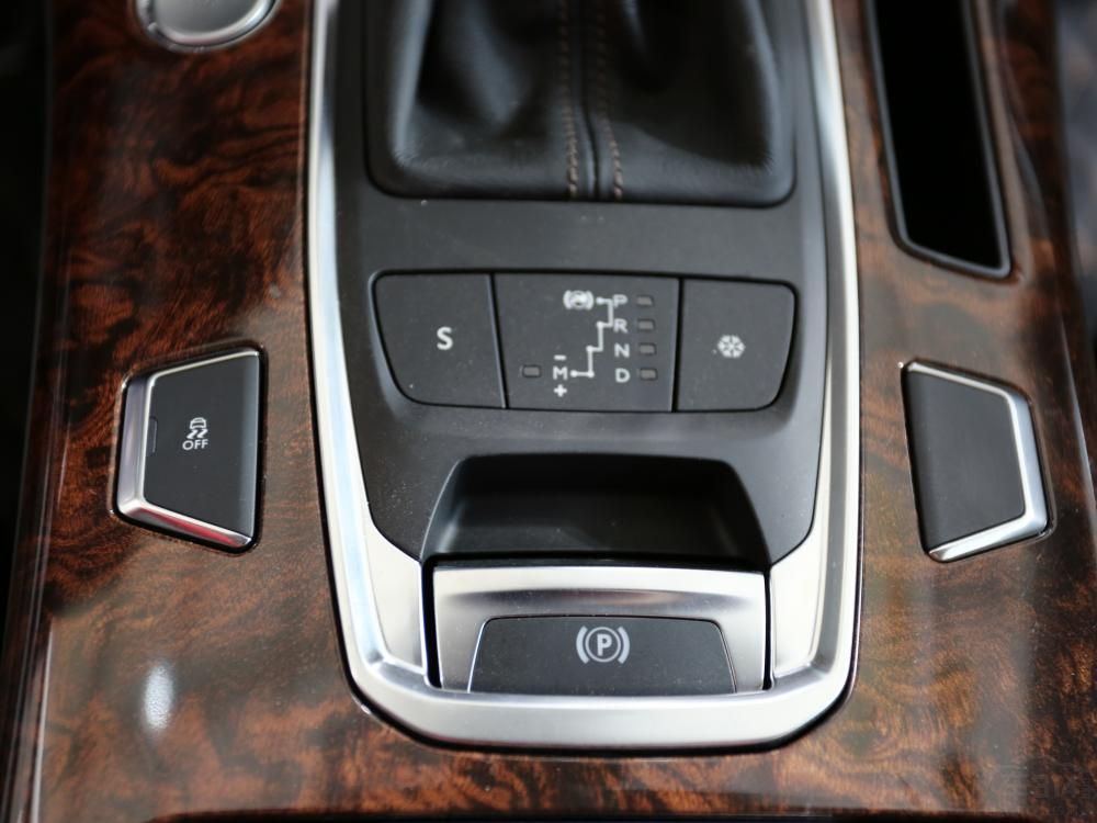 �п�ʹ����ľ��װ�������Ե��пطǳ�������