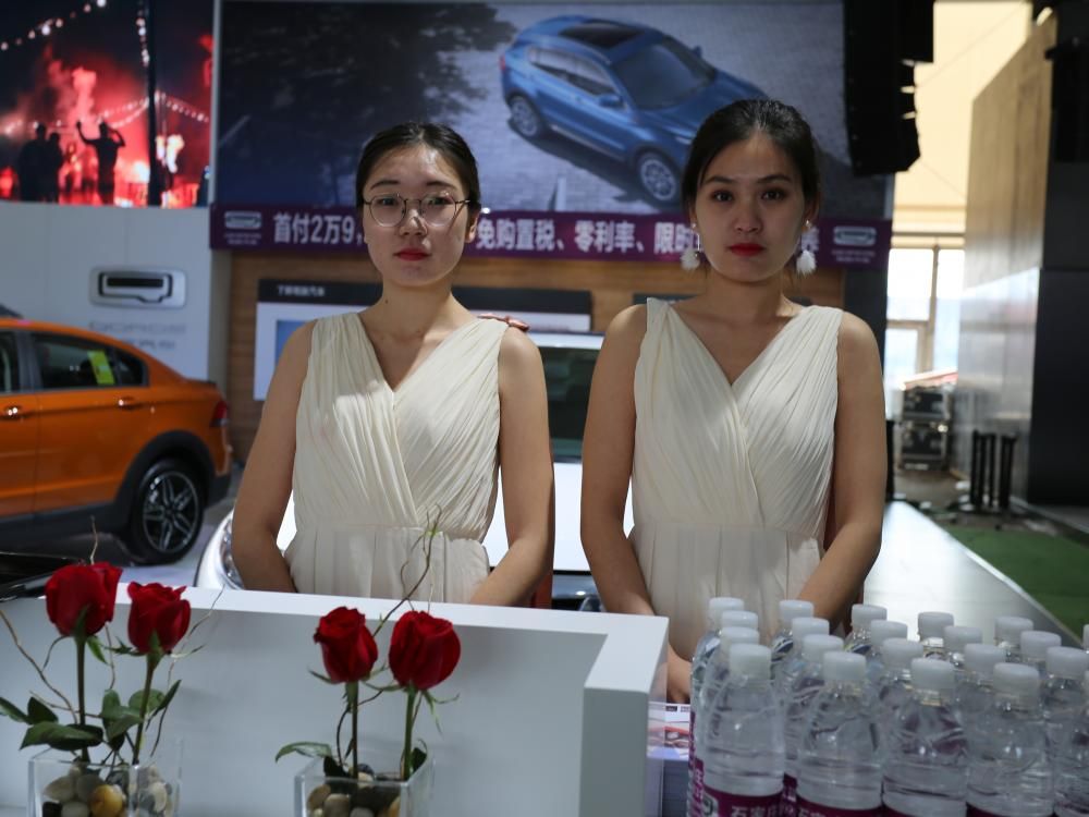 ��ߵĹ����ʵ����̫�͹����ǵ������ˡ��ұ���Ů���۾�������������۲��������ʮ�ֶ��ˡ�