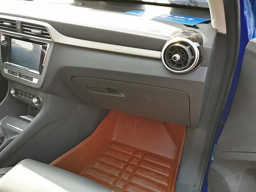 ����ZS���������ֶ������ֱ���1.5L��1.0T��������������6������һ������䣬��5���ֶ��Լ�4���Զ��������ѡ��