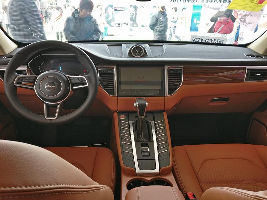 ���岼�֡��㲿�����������п�̨�Ϸ����ӱ�����Macan���һ�ޡ�