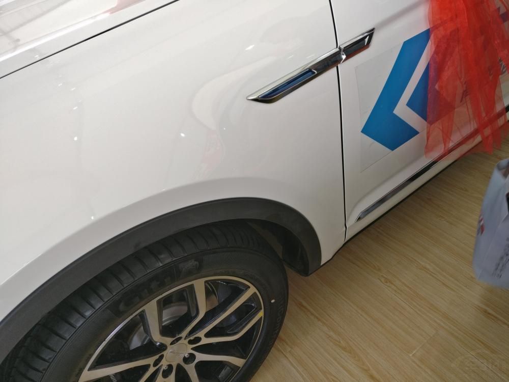 ³ǰ˶դԼ΢΢Ĵ֮⣬ɫӾйٻҪڰͬ1942mm