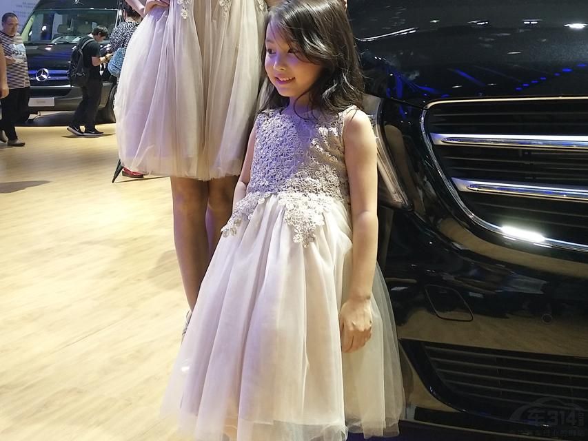 �˲����ˣ�С��Ů��