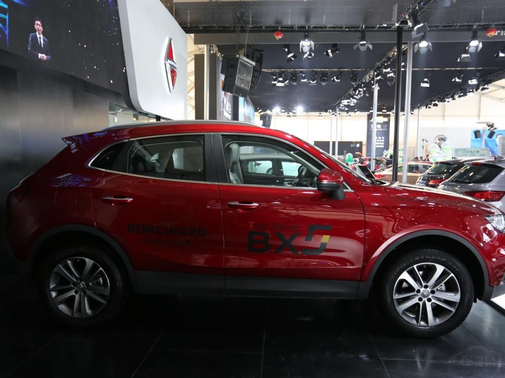 ͬʱ˱ֱʽĴơƷʸеγ꣬ЩԪһ͹Գ˱BX5ʱиߵʡ