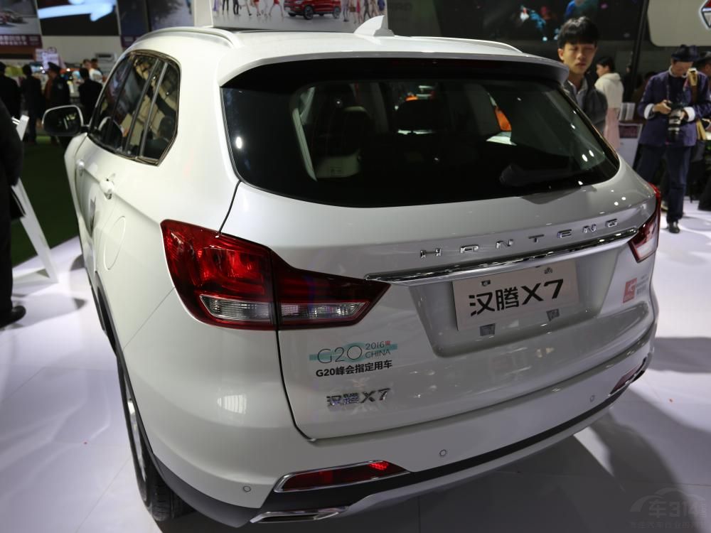 ���Ӿ�Ч���ϣ�����X7�Ӵ���˺���̤ʵ�ĸо���4671*1902*1697mm�ġ���Χ����2810mm����࣬�Ѿ��ﵽ������SUV�ı�׼��