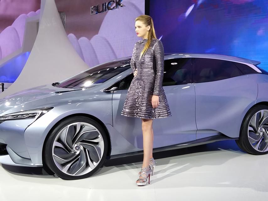 Ů�񼶱�ĳ�ģ��