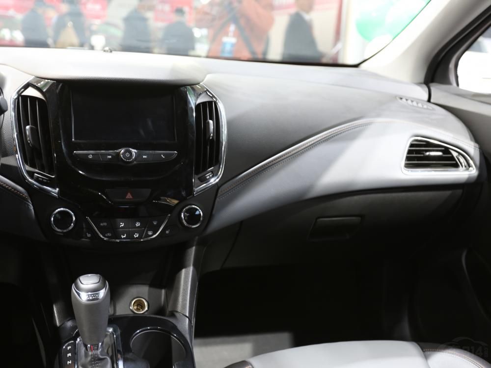 п̨ı仯Ǽڶý7ӢĶýʾΪȫϵ䣬MyLinkܳػϵͳ֧ƻCarPlayԼٶCarLifeܣܷ˵θڡ