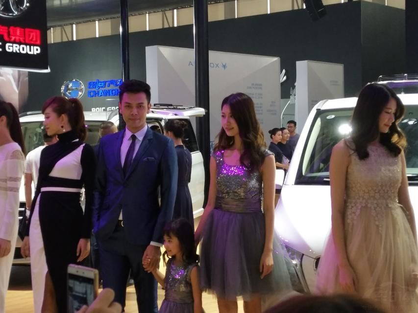 ���ҵĻ��棬���㻹��С��Ů��