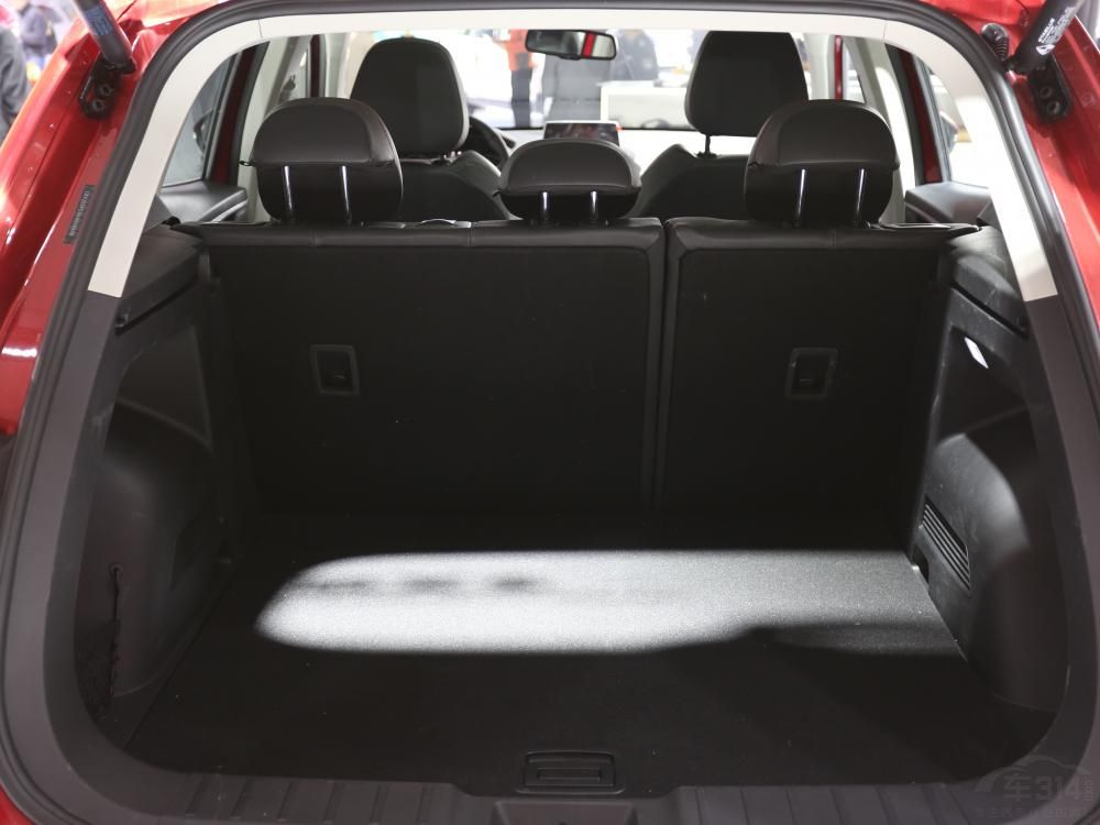 ����BX5�ĳ�β���ͱ���������Զ������ͨͨ����������Ƹе����͡�