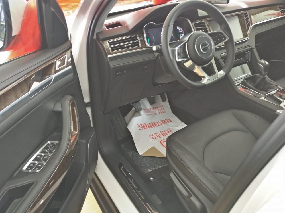 ӾΨһҸо̫õľп̨ľװΣɫƫǳټϵʸУ˸оȽۡ