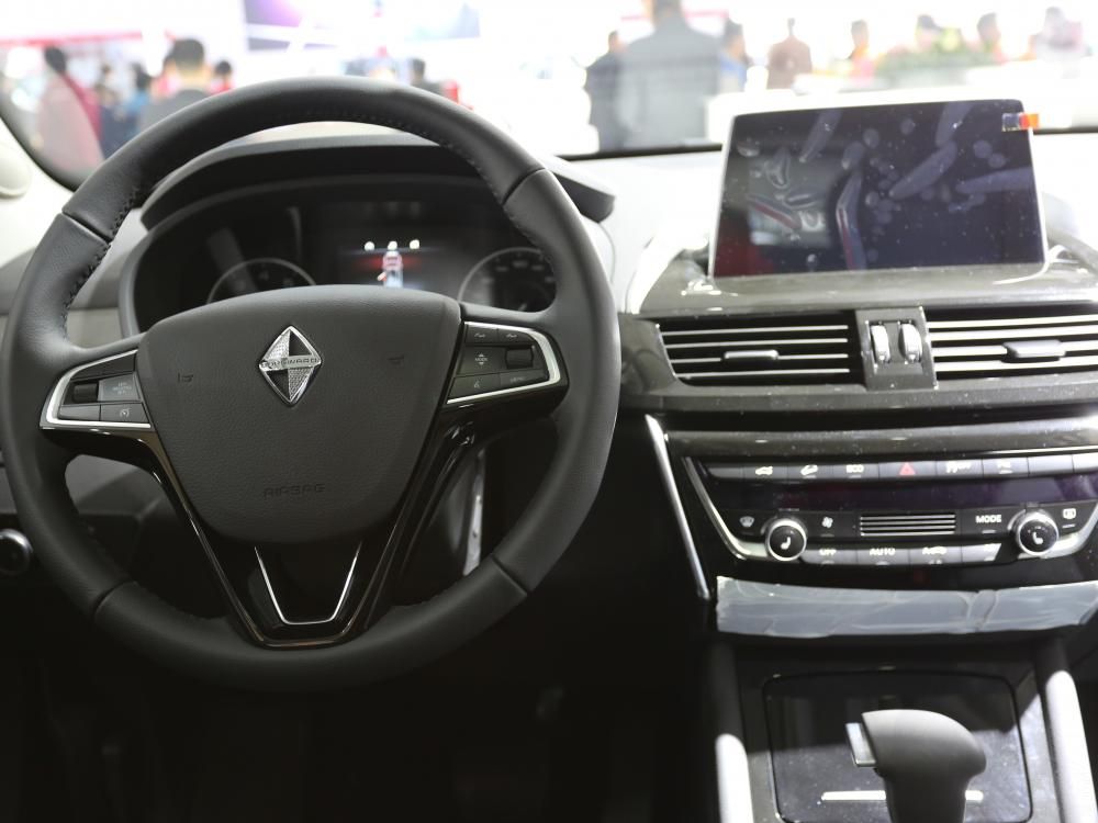 Ǳ̲ôͳĶԳƣ䱸4.2Ӣ๦Һʾп̨Ϸ8ӢҺʾֱʴﵽ1080720