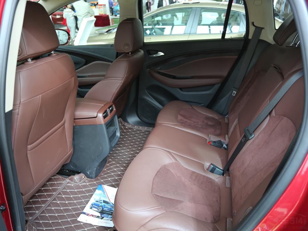 �����������϶������ʵĲ��ϣ�ʹ�п�̨����ȥ�ָзǳ��á�˫ɫ����ɫ����ɫ�Ƹ������ĵ�׺������������ڲ��ռ�Ĳ�θС�