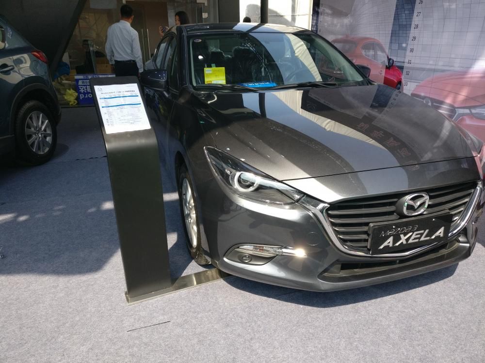 θӶʱС¿ǻҡӰֳɫӰרΪһ죬䱸¿18ɫǹڴߴȦ