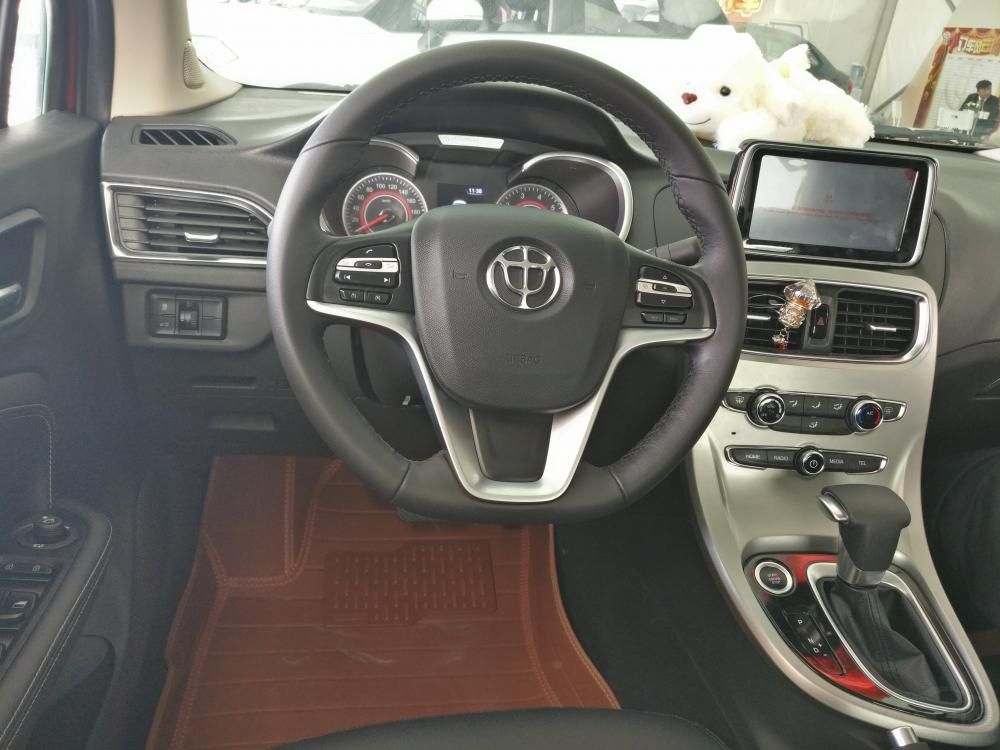 �����ߴ緽�棬�ó������߷ֱ�Ϊ4640/1790/1445mm�����Ϊ2660mm��