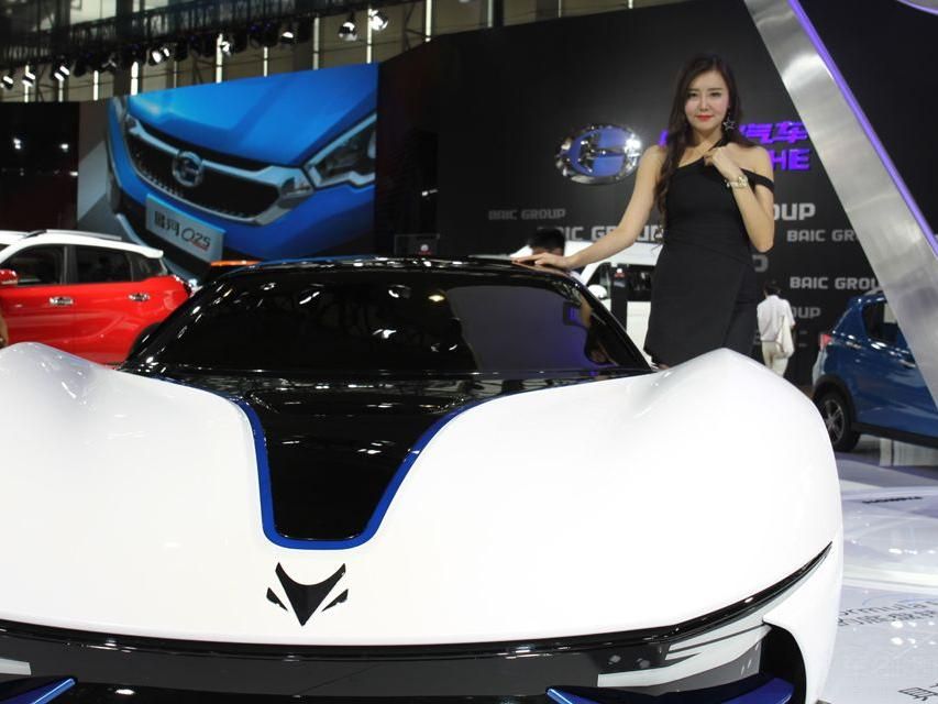 ���ڴ���һ���̵������ٶ̵ĳ���ȹ��