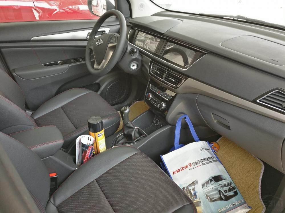 �ҽ�֮ǰ�ᴩ�����ĶƸ������Ƶ���LOGO�·���