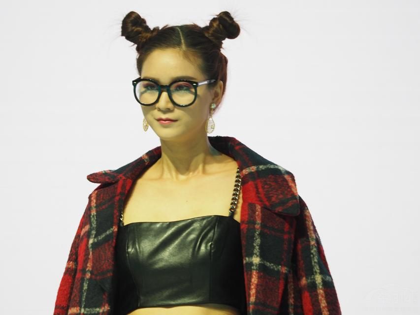 ����ͷ�����С���֡�