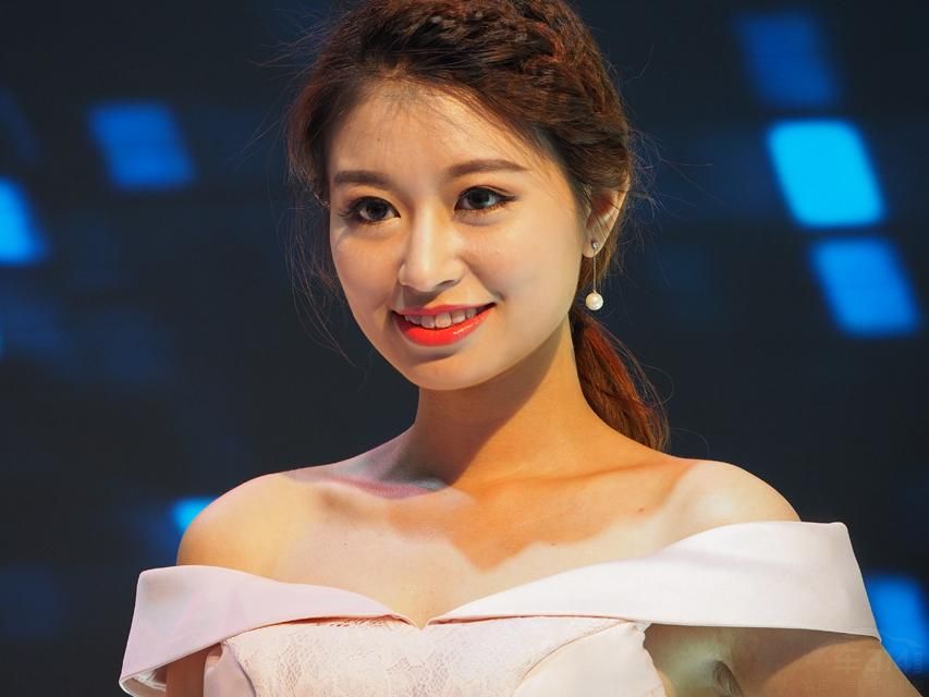 ���������ݵúܾٶ��ľ���Ҳ��Ц��