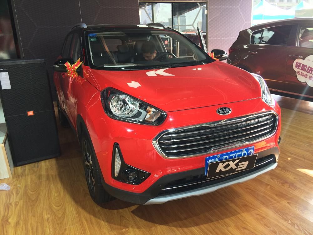 ³ǰդΪʽƣڲĺƸװΡǰո࣬ԲεƺLEDռгƱͬһγһL͡