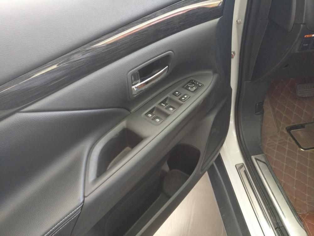 ��β���֣��³�β�������LED��Դ��ƣ���������λ����Ƚ��ڰ�����������