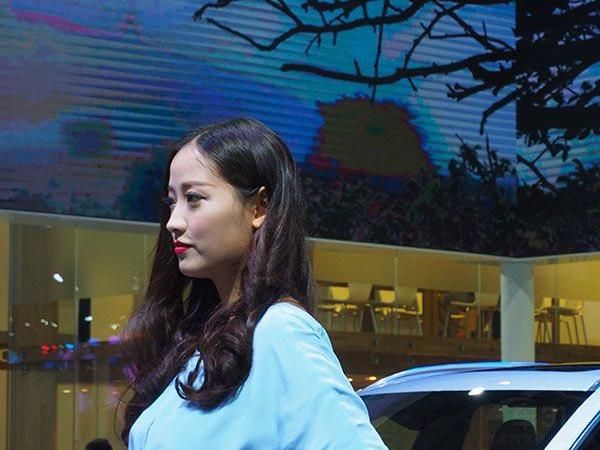 ��ɫ�����ķ����κ����