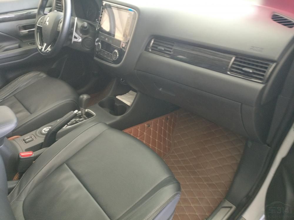 ��������������³����������޳�����������Ȼ����������ڰ汾��ͬ����Ȧ��ơ�