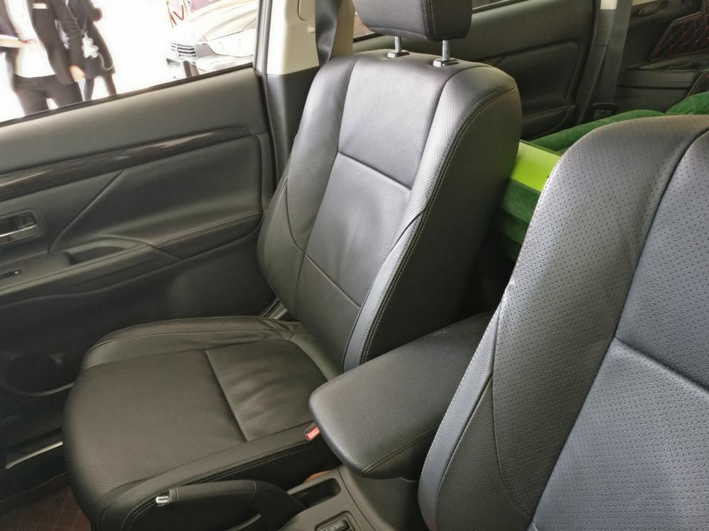 ���ݳ��͵Ĳ�ͬ���³����䱸ǰ�����μ��ȡ��綯β�š������״�����ȶ�ϵͳ��S-AWC����ȫ����������ϵͳ�����á�